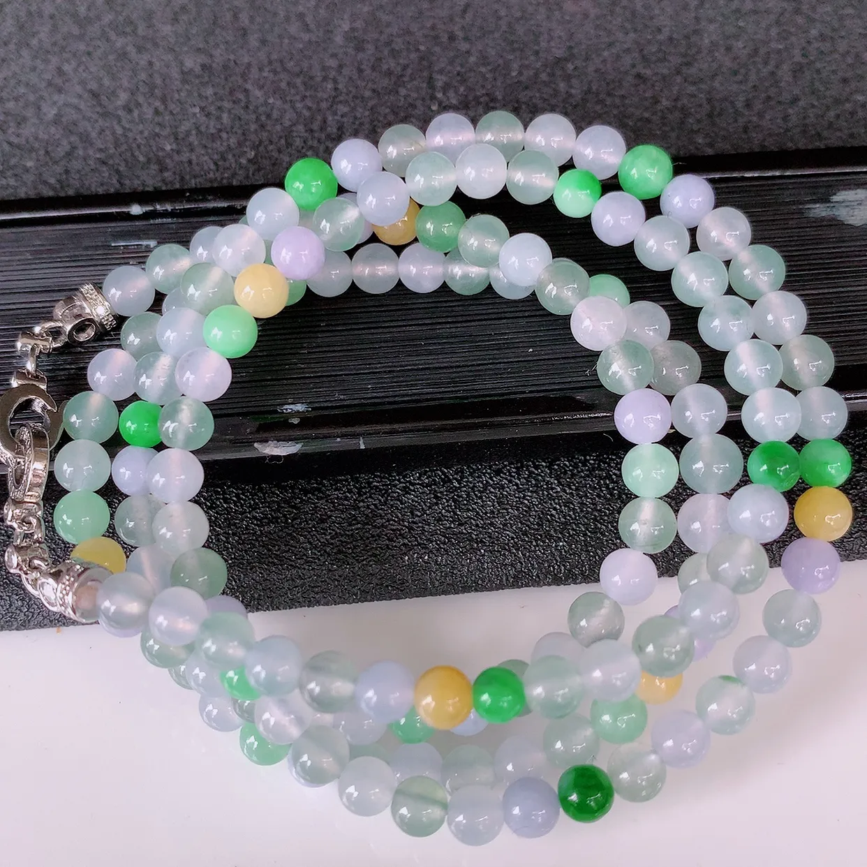 自然光实拍，冰种多宝翡翠项链，多彩翡翠珠链，颜色丰富，料子细腻，高档大气，自戴送礼佳品！#191取一尺寸4.8mm