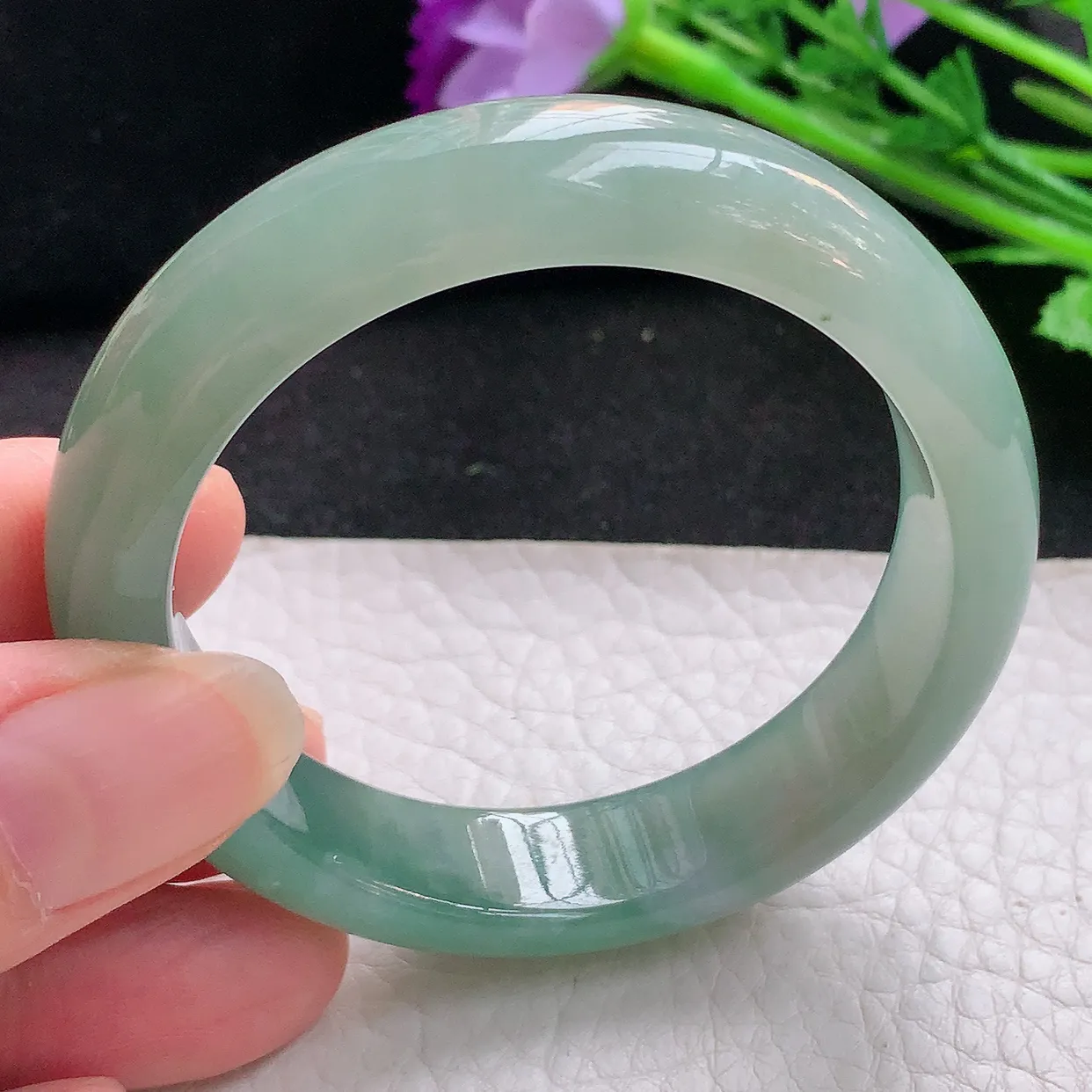 ee自然光54*48.6*12*7.5贵妃镯 翡翠A货玉手镯冰油蛋形玉手环