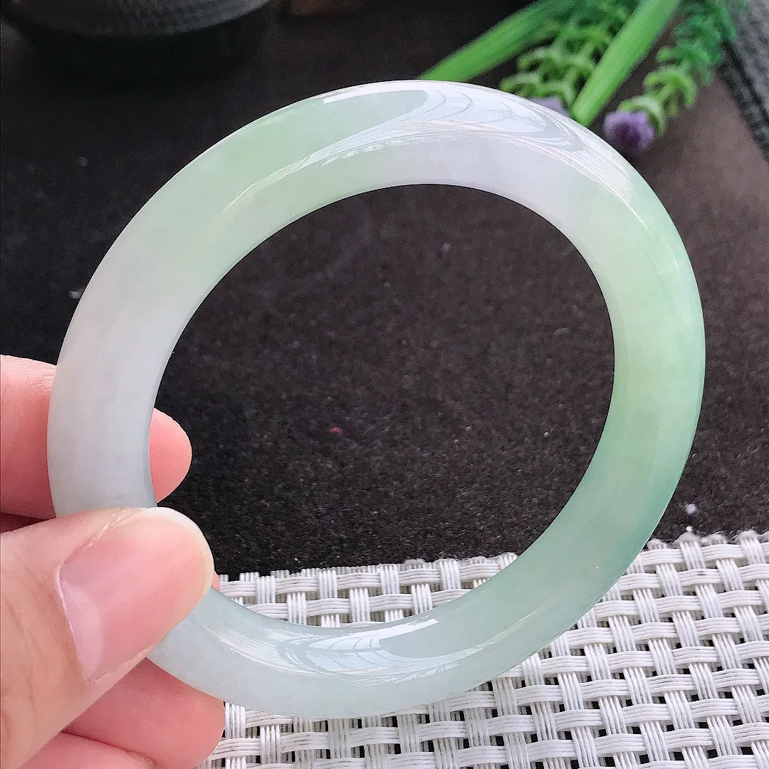 天然A货翡翠55.5/10.3老坑冰胶水灵冰晴圆条绿手镯翡翠玉镯手环