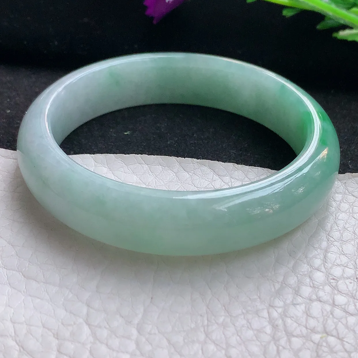 xx自然光53.8*13.2*7.6平安镯 翡翠A货飘绿宽边玉手镯玉手环