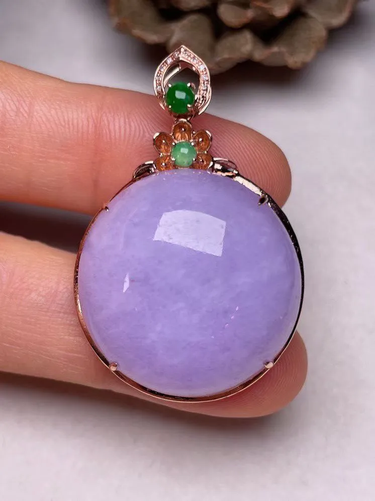 冰糯种紫罗兰鸽子蛋吊坠、真金真钻镶嵌，种水好，玉质细腻 .裸石尺寸 24.0