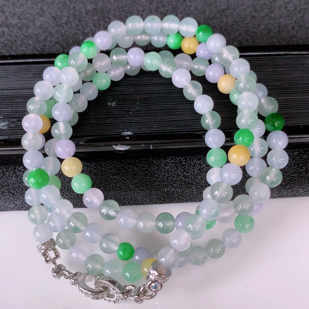 自然光实拍，冰种多宝翡翠项链，多彩翡翠珠链，颜色丰富，料子细腻，高档大气，自戴送礼佳品！#191取一尺寸4.8mm