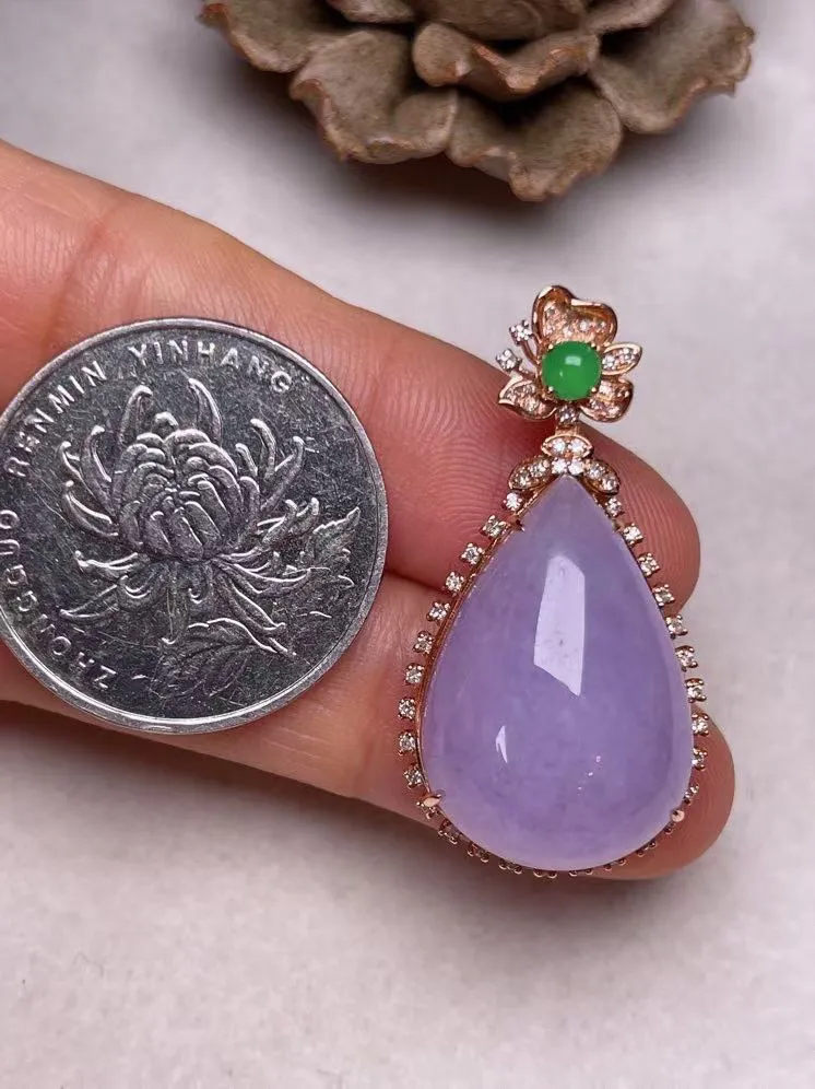冰糯种紫罗兰滴水吊坠、真金真钻镶嵌，种水好，玉质细腻 .裸石尺寸 23.0*15.8