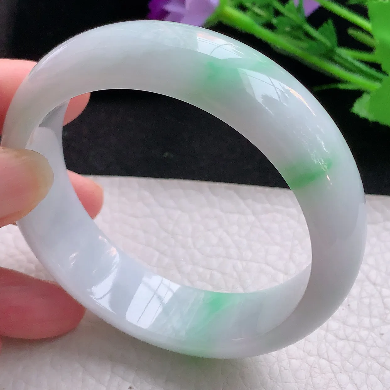 ee自然光58.5*17*8.2轮胎镯 缅甸翡翠A货飘绿大气宽边玉手镯玉手环