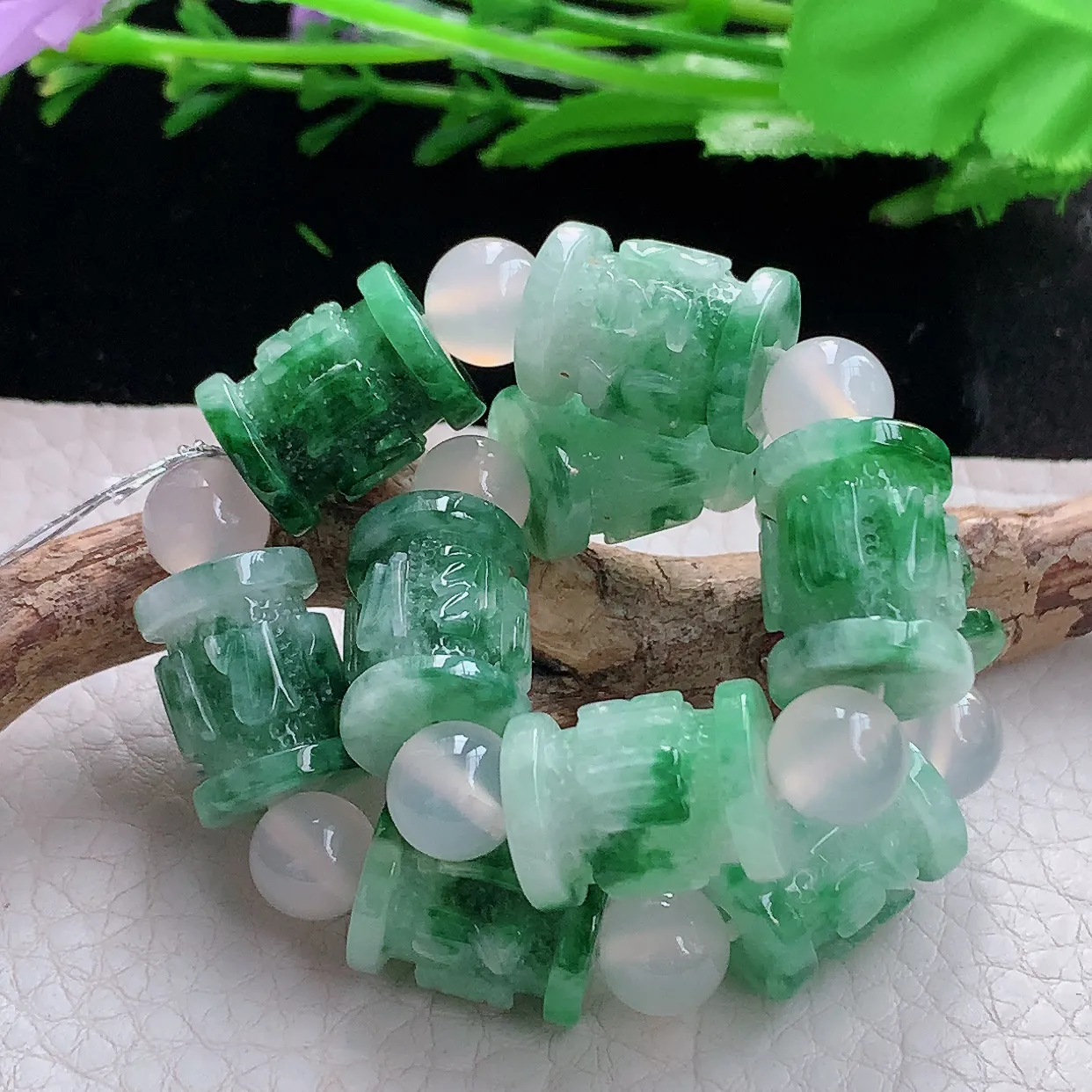 xqa实拍15*12缅甸翡翠精雕冰飘花六字真言玉手链 玉手串