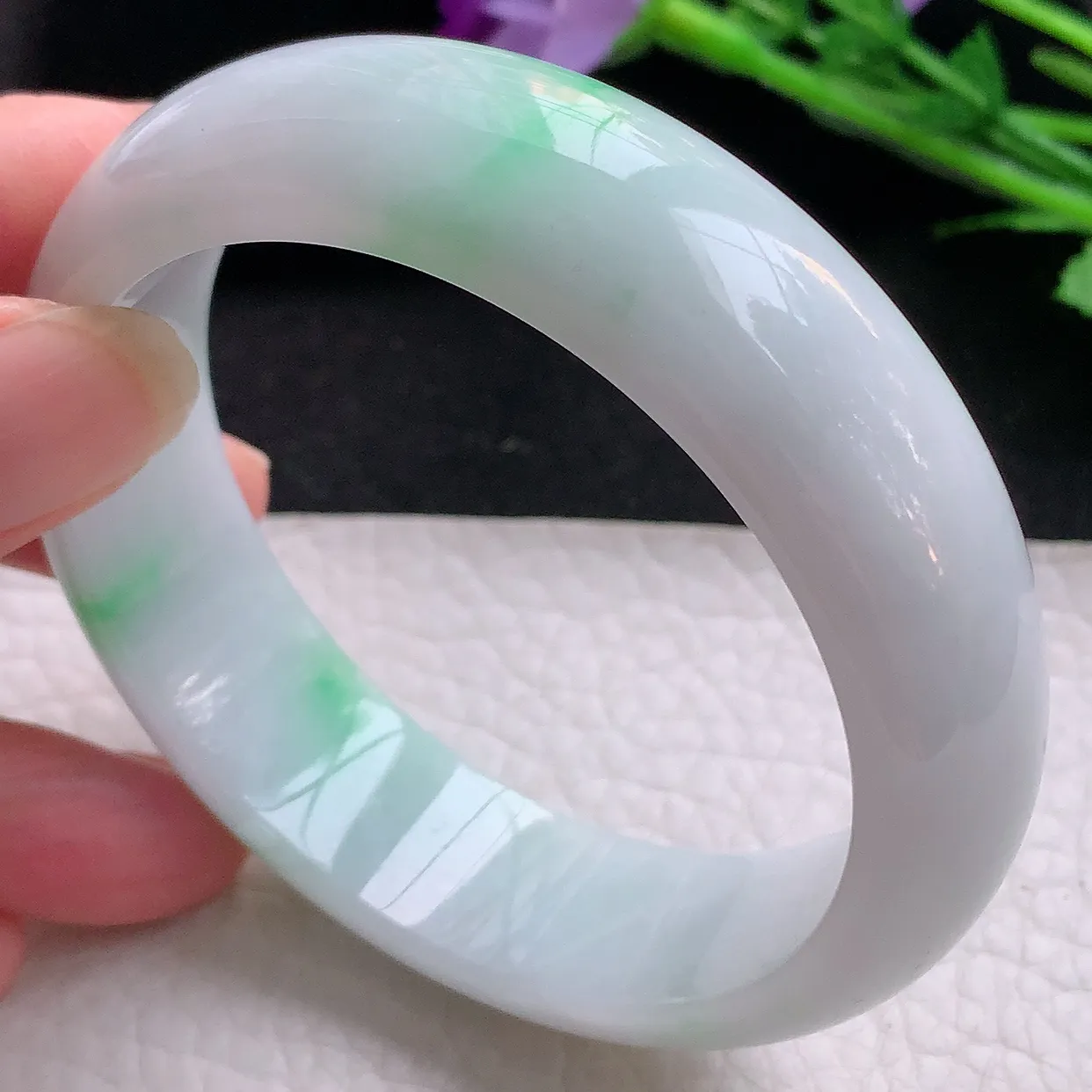 ee自然光58.5*17*8.2轮胎镯 缅甸翡翠A货飘绿大气宽边玉手镯玉手环