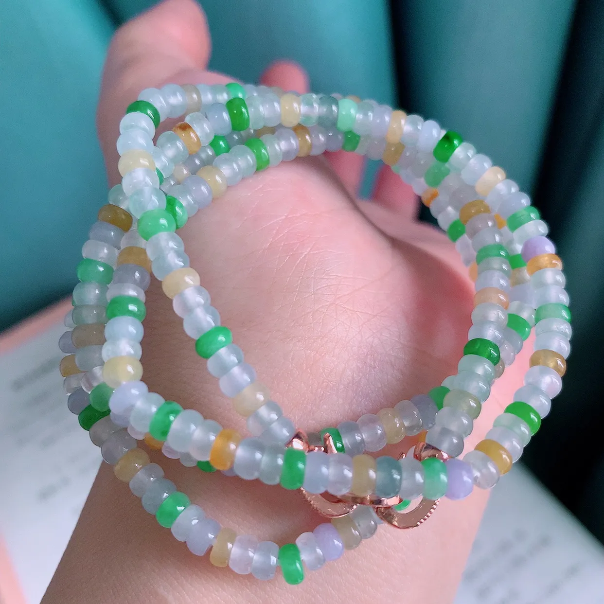 自然光实拍，冰种多宝翡翠项链，多彩翡翠珠链，颜色丰富，料子细腻，高档大气，自戴送礼佳品！#001.1取一尺寸4.5mm