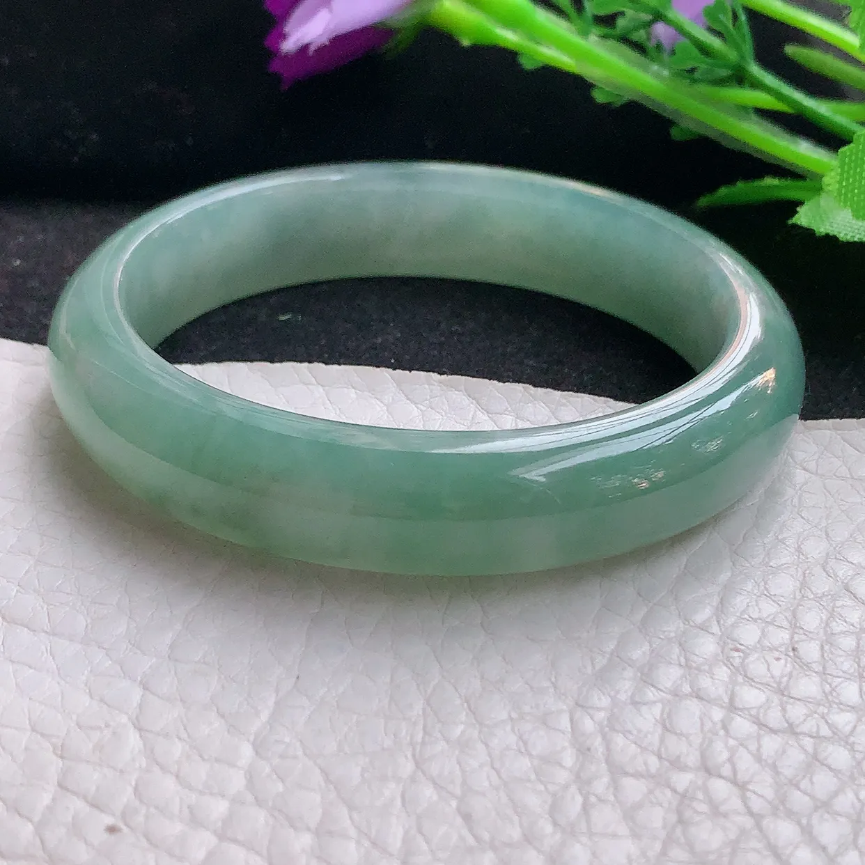 ee自然光54*48.6*12*7.5贵妃镯 翡翠A货玉手镯冰油蛋形玉手环