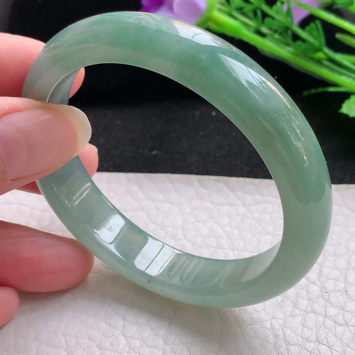 ee自然光54*48.6*12*7.5贵妃镯 翡翠A货玉手镯冰油蛋形玉手环