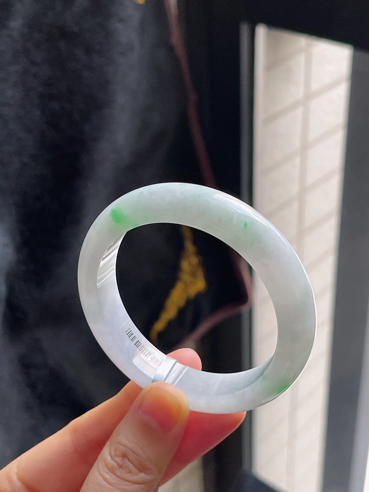 正圈51.8圈口，翡翠糯化种飘绿手镯