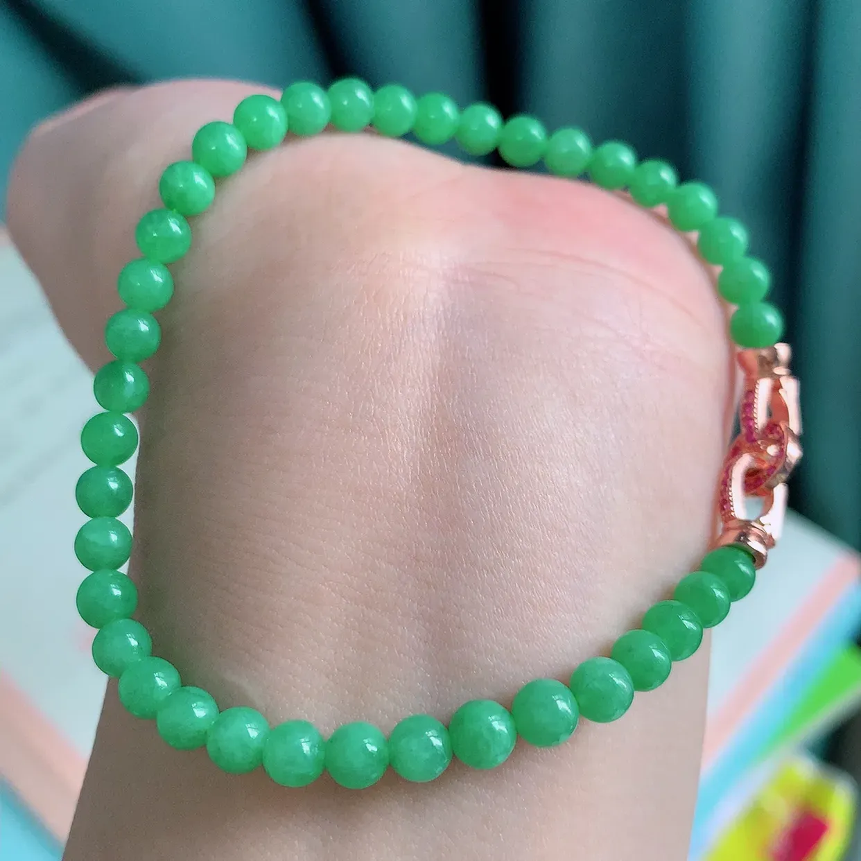 自然光实拍，冰润满绿翡翠手串手链，颜色丰富，料子细腻，高档大气，自戴送礼佳品！#003.3取一尺寸4.8mm
