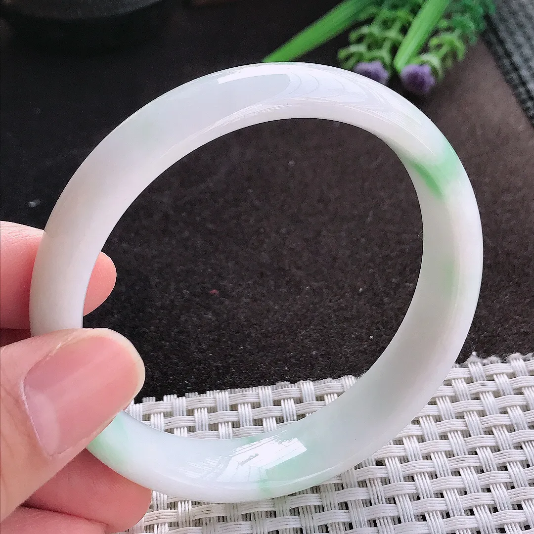 天然A货翡翠60/14.4/7.5老坑秀气温润飘绿宽边手镯翡翠玉镯手环