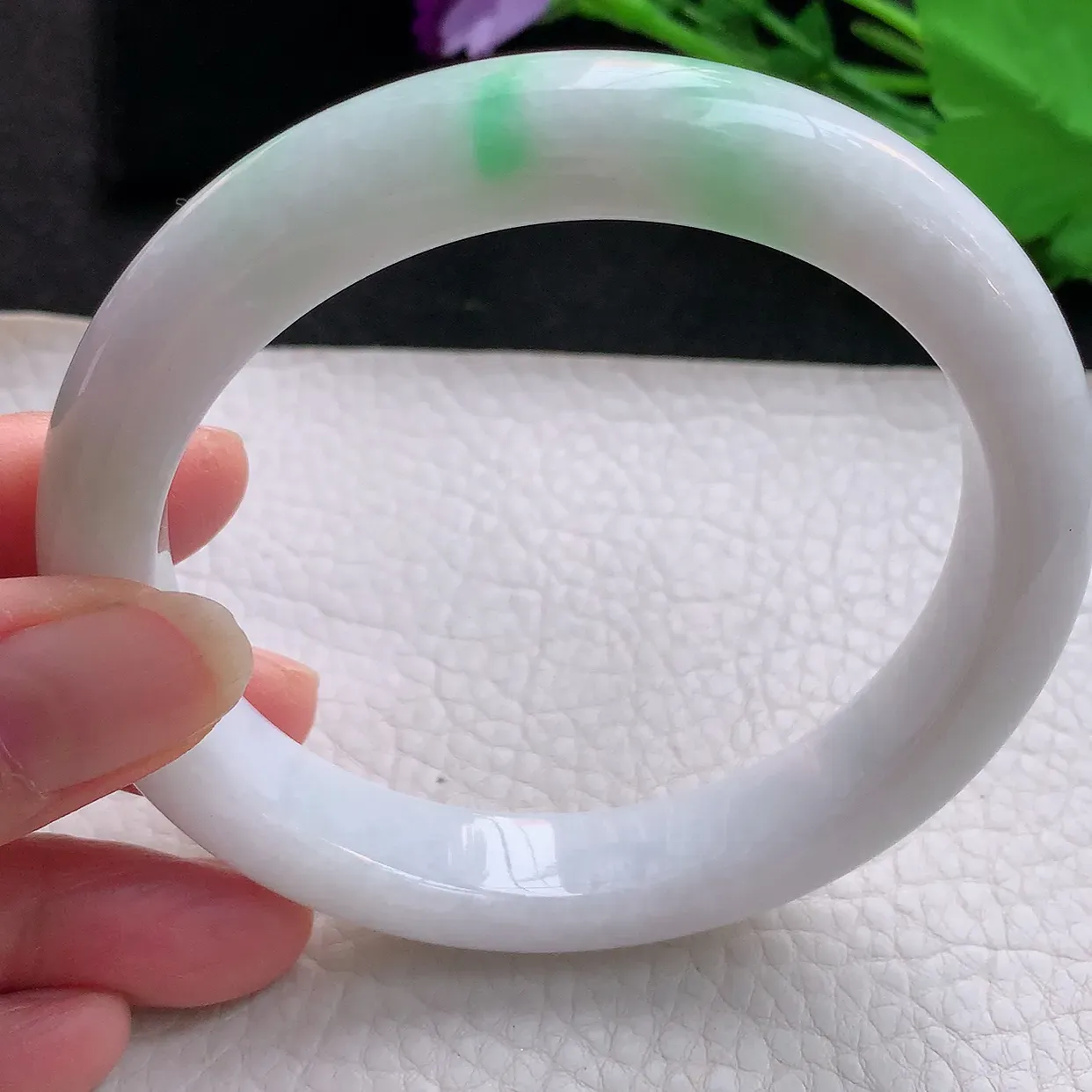 ee大圈口65*12.5*9.3平安镯 缅甸翡翠A货飘绿白底青正圈玉镯子