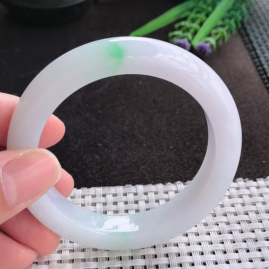 天然A货翡翠56/12/9.8老坑清秀冰润白底青飘绿手镯宽边玉镯手环