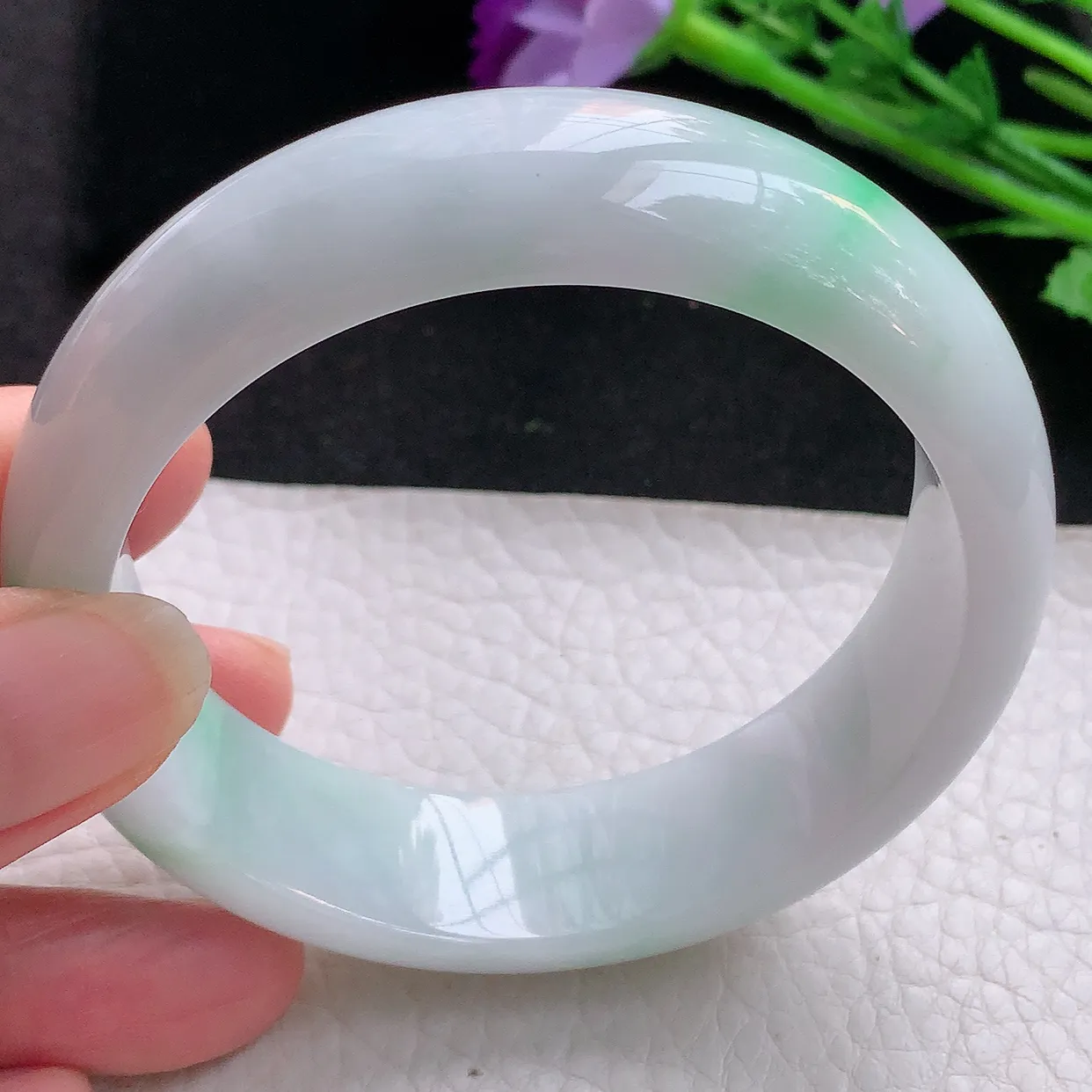 ee自然光58.5*17*8.2轮胎镯 缅甸翡翠A货飘绿大气宽边玉手镯玉手环