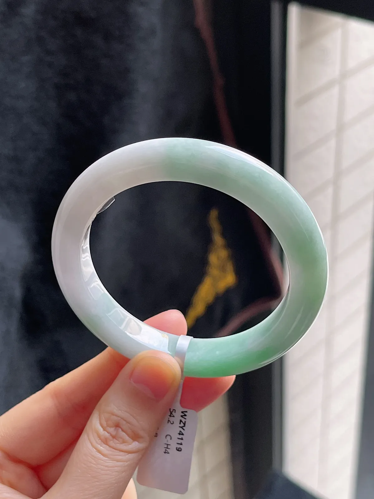 正圈54.2圈口，翡翠糯化种飘花手镯