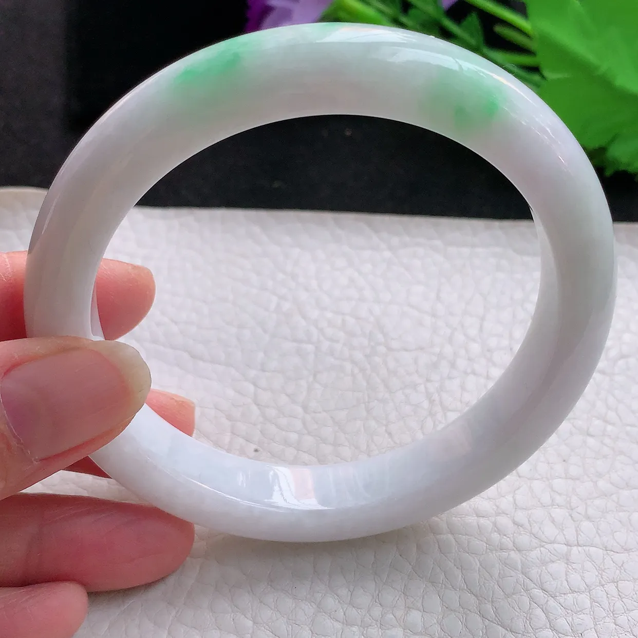 ee大圈口65*12.5*9.3平安镯 缅甸翡翠A货飘绿白底青正圈玉镯子