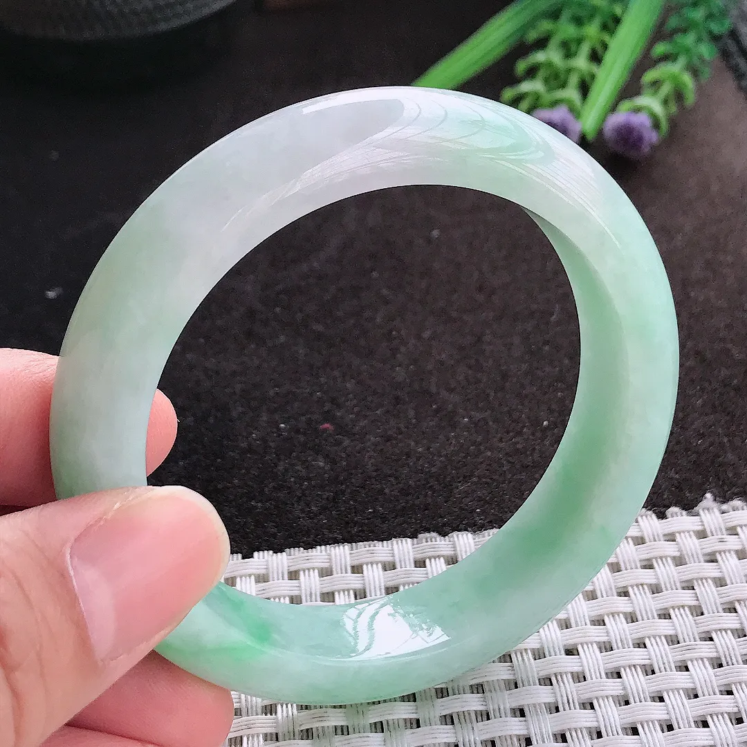 天然A货翡翠55/13.7/8.9老坑精美满色飘绿手镯宽边玉镯手环