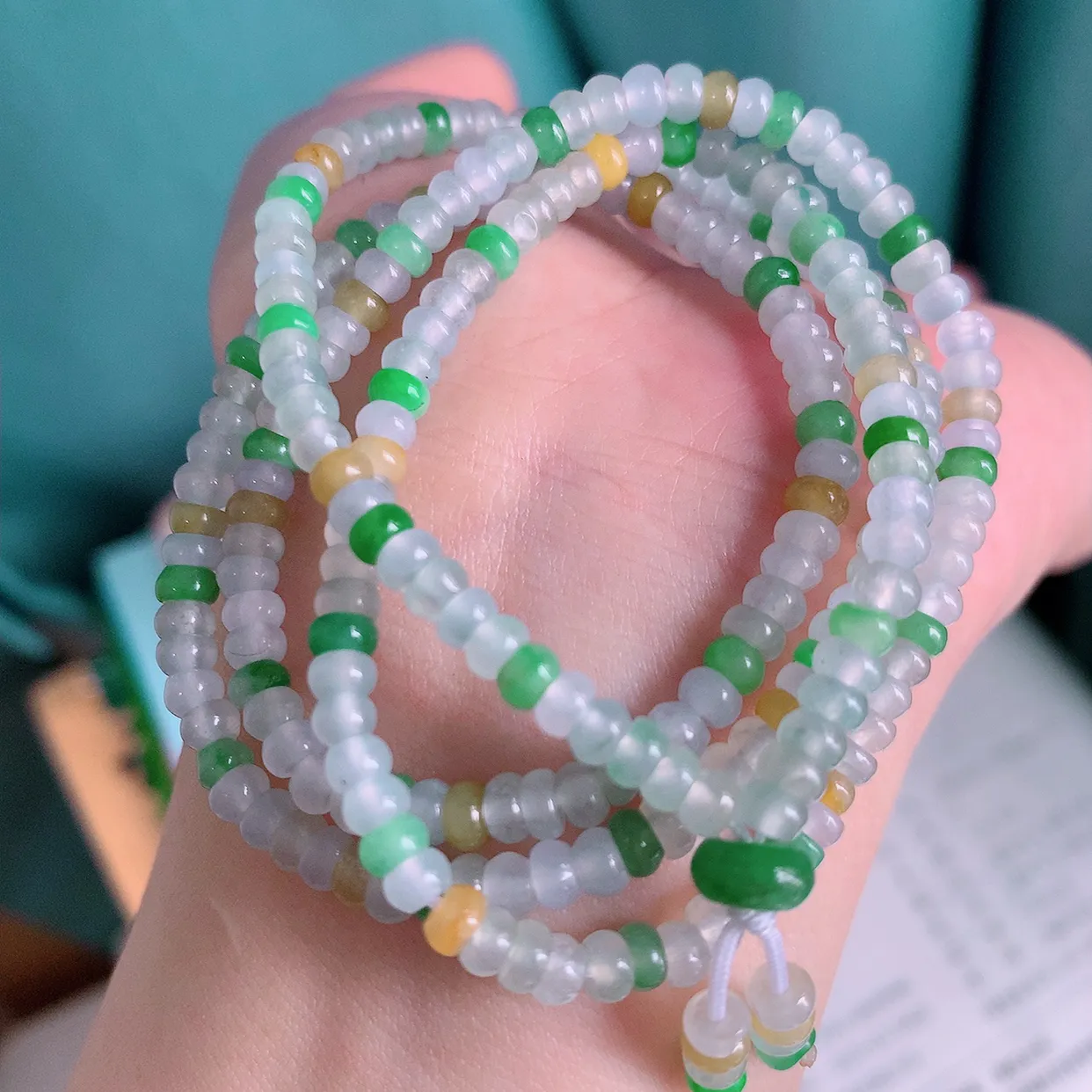 自然光实拍，冰种多宝翡翠项链，多彩翡翠珠链， 颜色丰富，料子细腻，高档大气，自戴送礼佳品！#001.