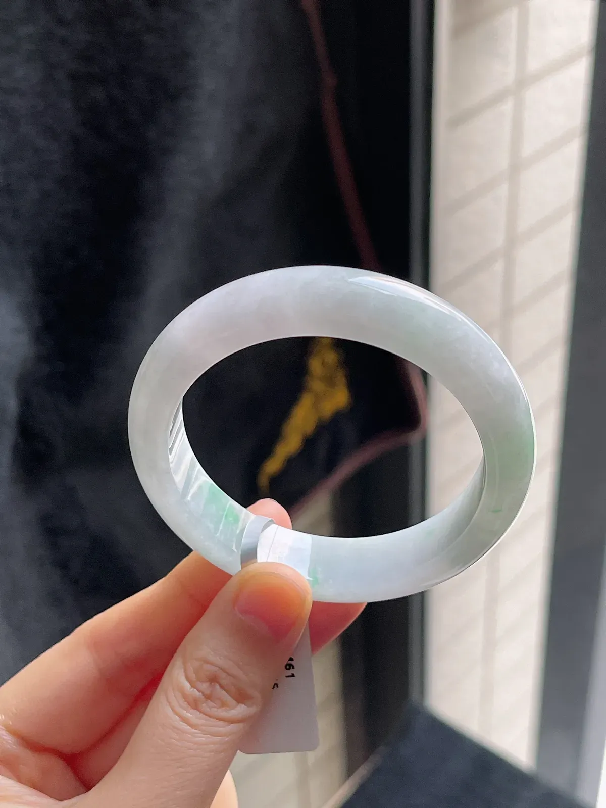 正圈51.8圈口，翡翠糯化种飘绿手镯