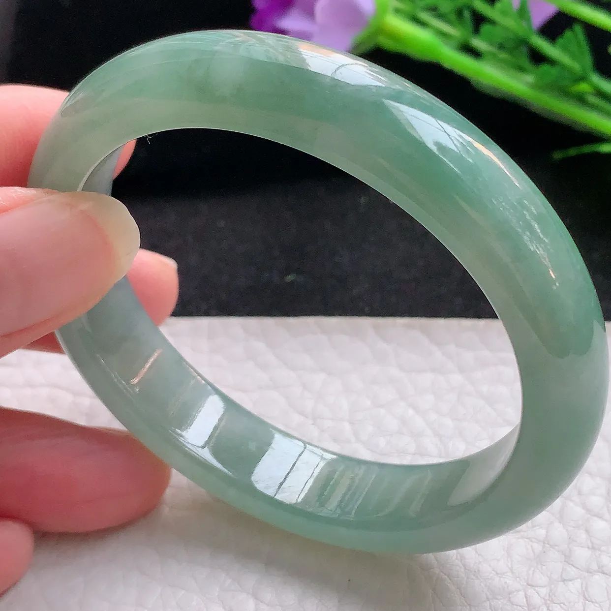 ee自然光54*48.6*12*7.5贵妃镯 翡翠A货玉手镯冰油蛋形玉手环