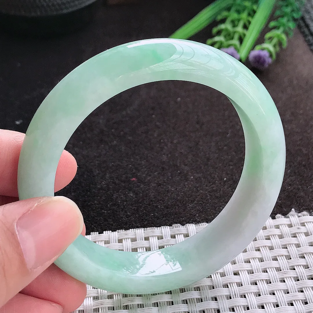 天然A货翡翠55/13.7/8.9老坑精美满色飘绿手镯宽边玉镯手环