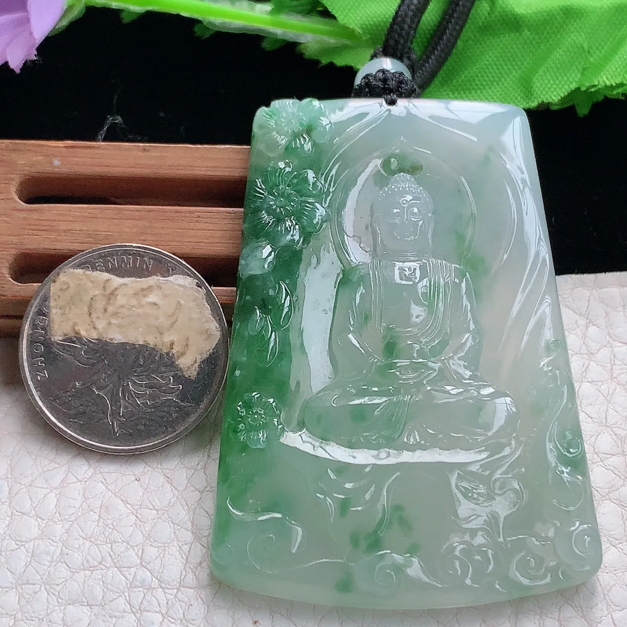 yl实拍63.2*43.2*6缅甸天然翡翠精雕冰飘绿大日如来 花开见佛玉吊坠