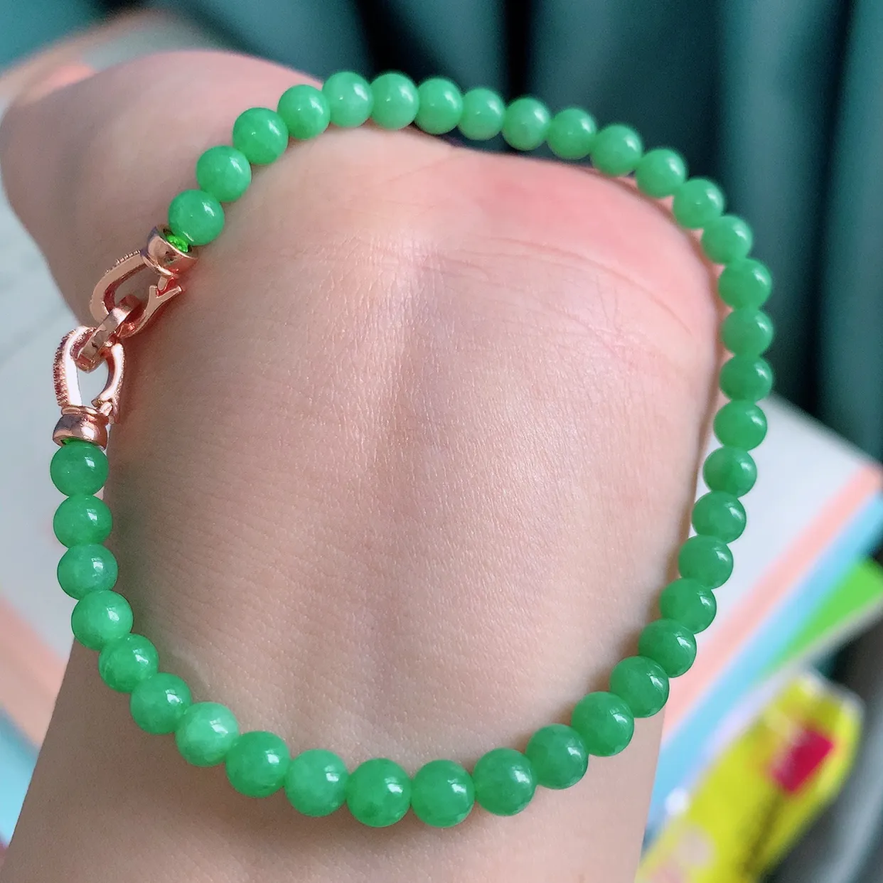 自然光实拍，冰润满绿翡翠手串手链，颜色丰富，料子细腻，高档大气，自戴送礼佳品！#003.3取一尺寸4.8mm