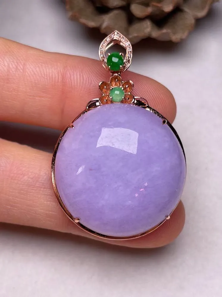 冰糯种紫罗兰鸽子蛋吊坠、真金真钻镶嵌，种水好，玉质细腻 .裸石尺寸 24.0
