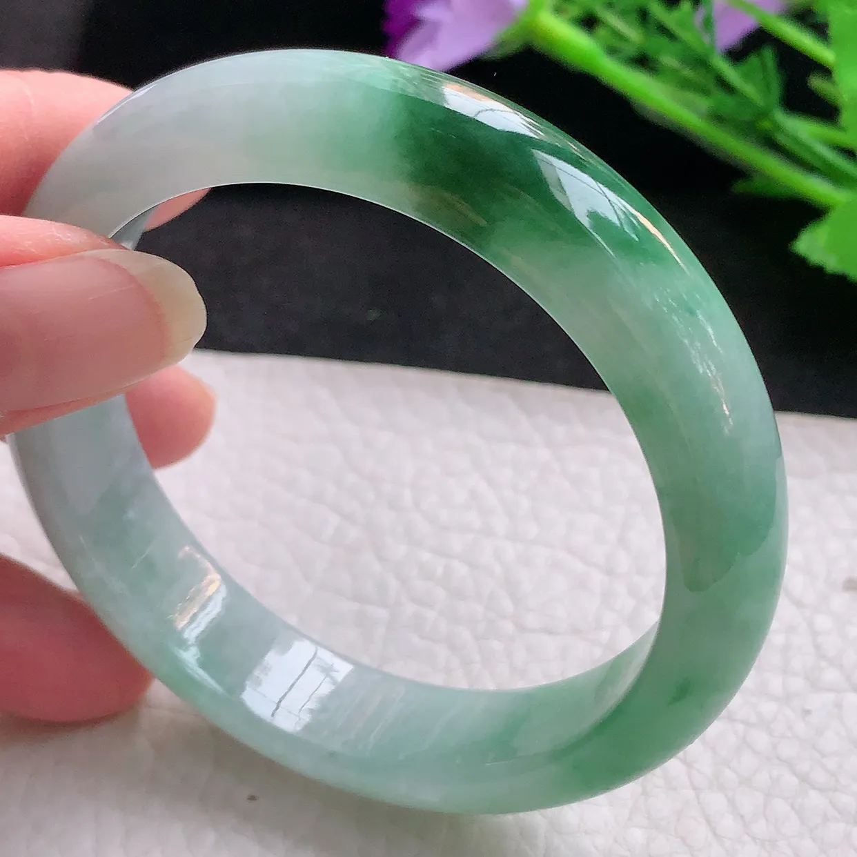 xh自然光57.5*13.5*8.5平安镯 翡翠玉手镯飘绿宽边玉手环 美人镯