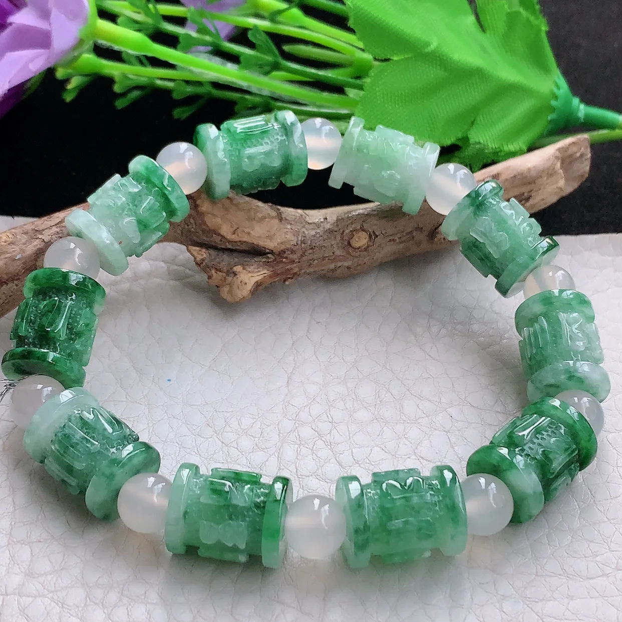 xqa实拍15*12缅甸翡翠精雕冰飘花六字真言玉手链 玉手串