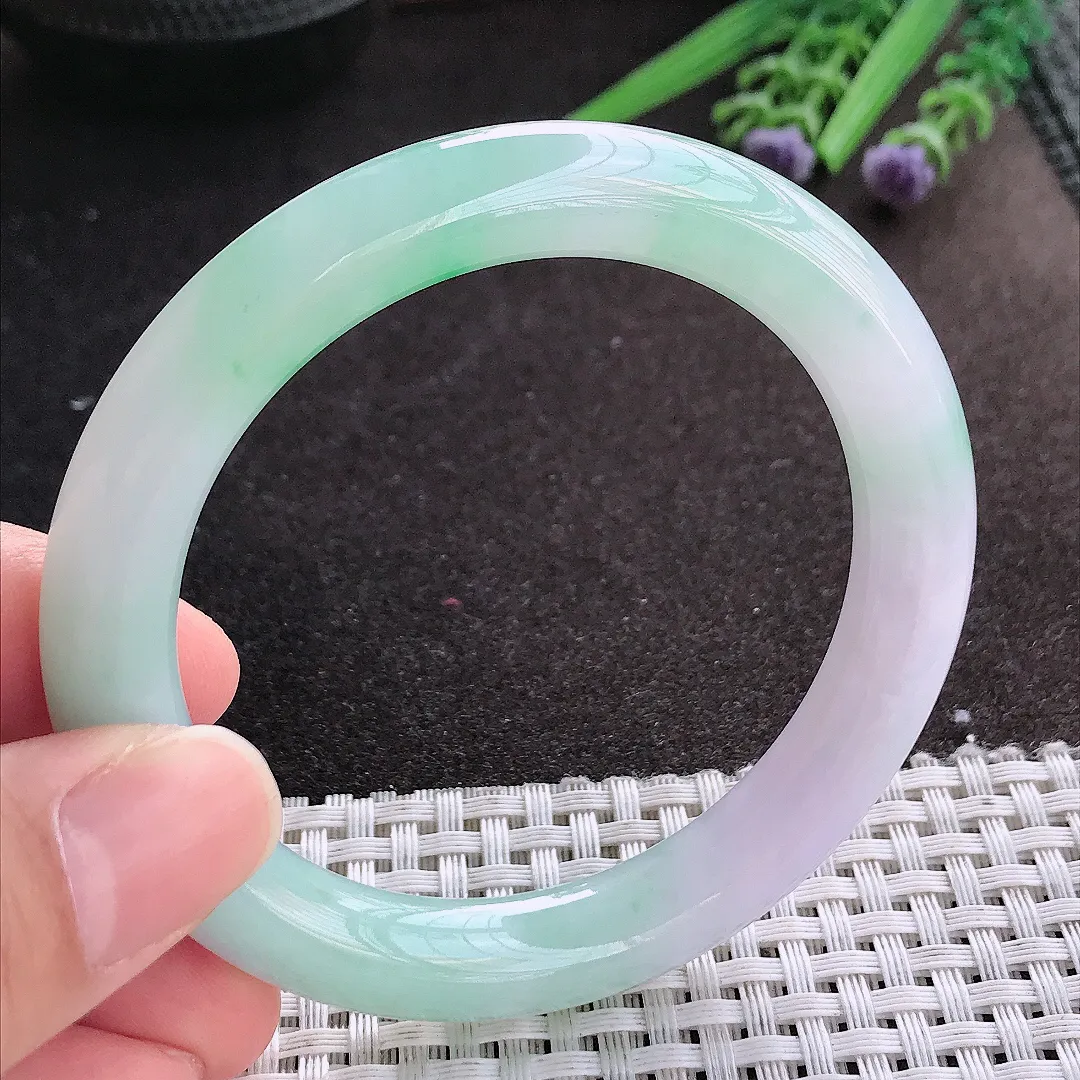 天然A货翡翠55/10.2/9.6老坑精美冰润飘阳绿圆条手镯翡翠玉镯手环