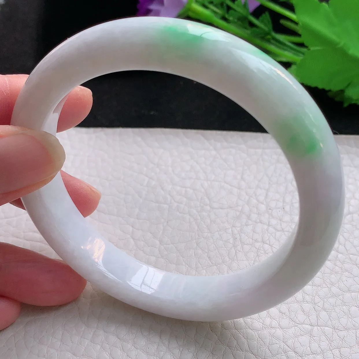 ee大圈口65*12.5*9.3平安镯 缅甸翡翠A货飘绿白底青正圈玉镯子