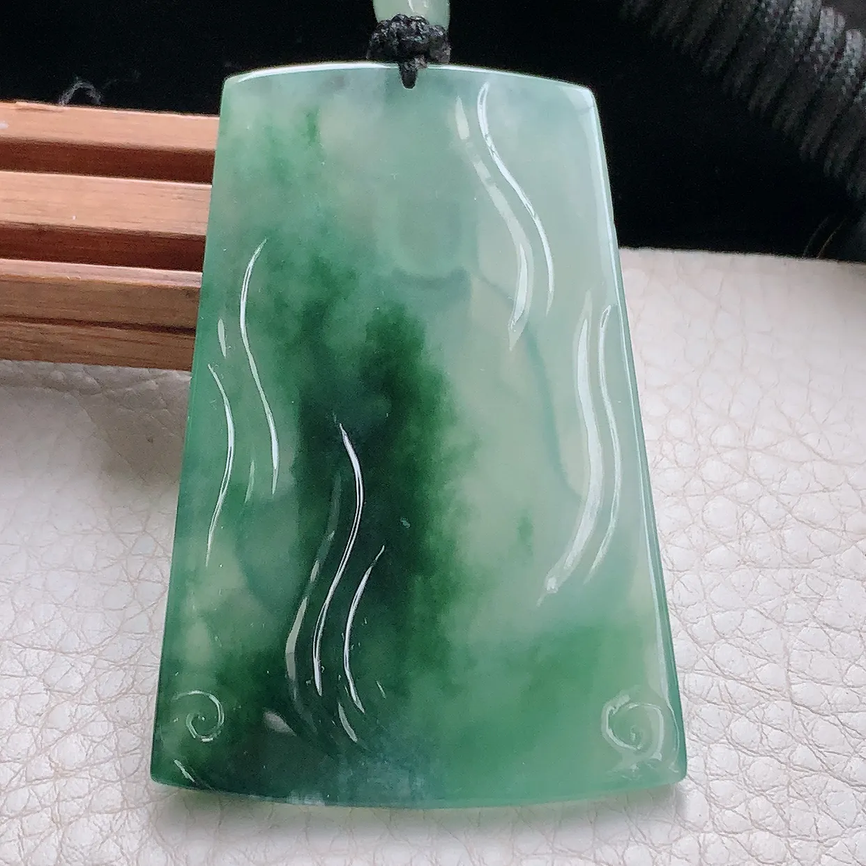 yl实拍68.5*43.6*5缅甸天然翡翠精雕冰飘花持瓶观音 净瓶观意玉吊坠