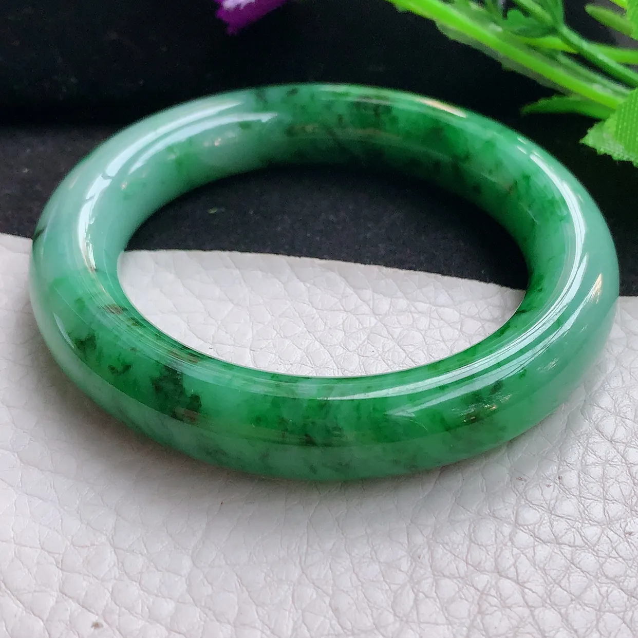 xh自然光53*12*11.3大胖镯 翡翠玉手镯辣绿圆条玉手环 美人镯