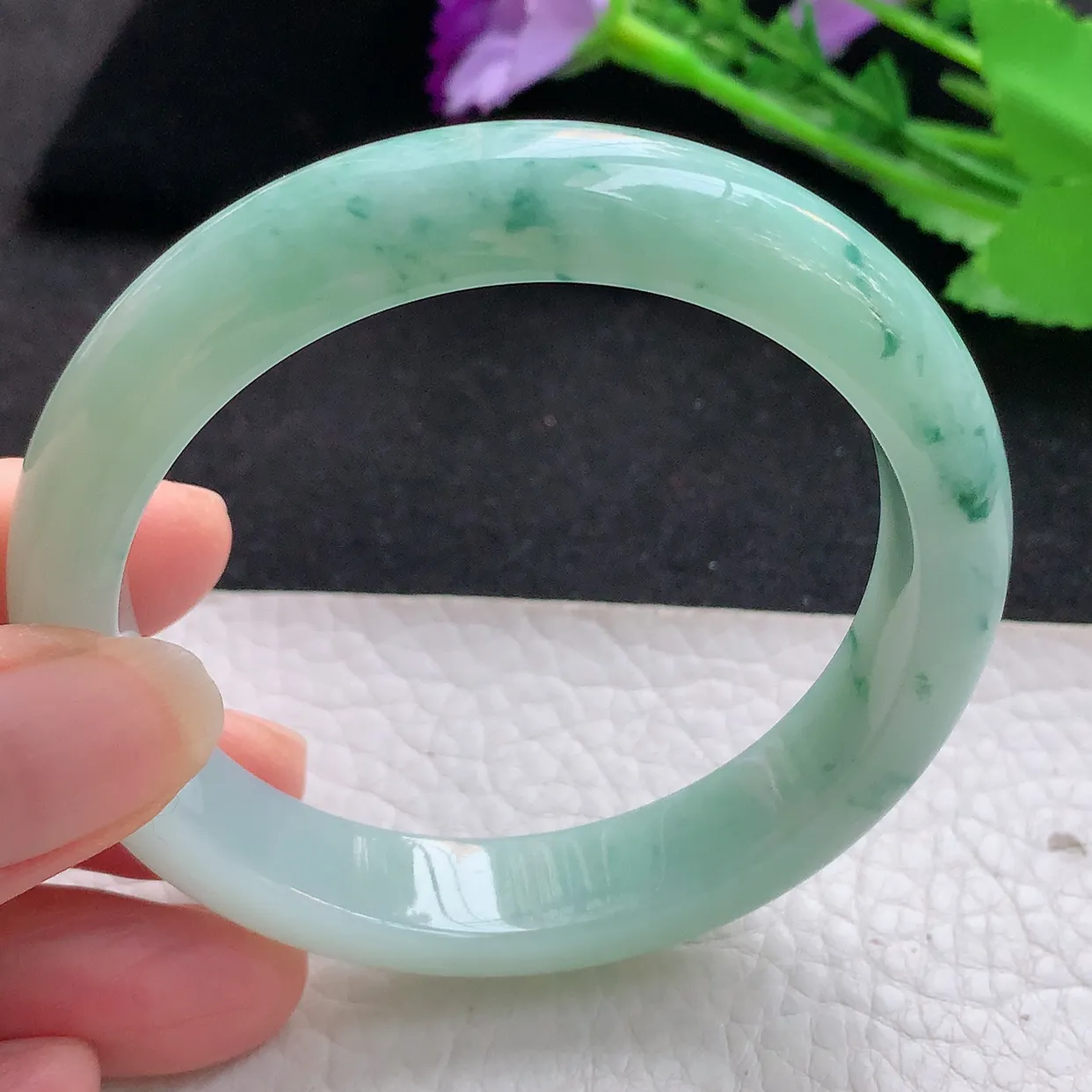 nr自然光56*12.2*8平安镯 缅甸翡翠A货玉手镯满绿底飘花宽边玉手环