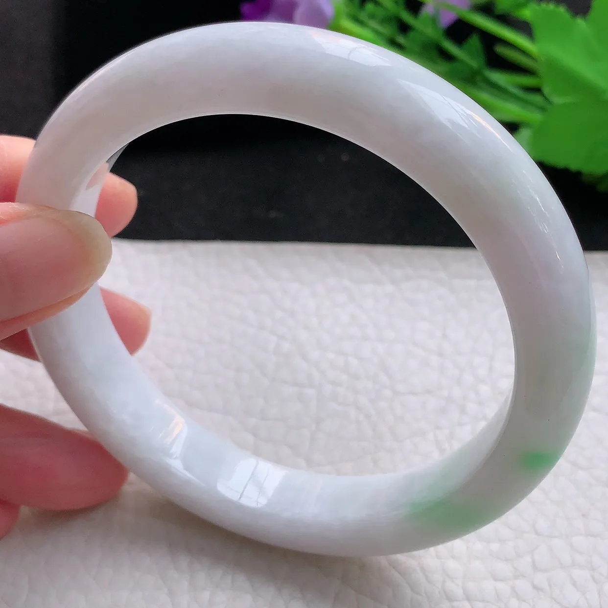 ee大圈口65*12.5*9.3平安镯 缅甸翡翠A货飘绿白底青正圈玉镯子