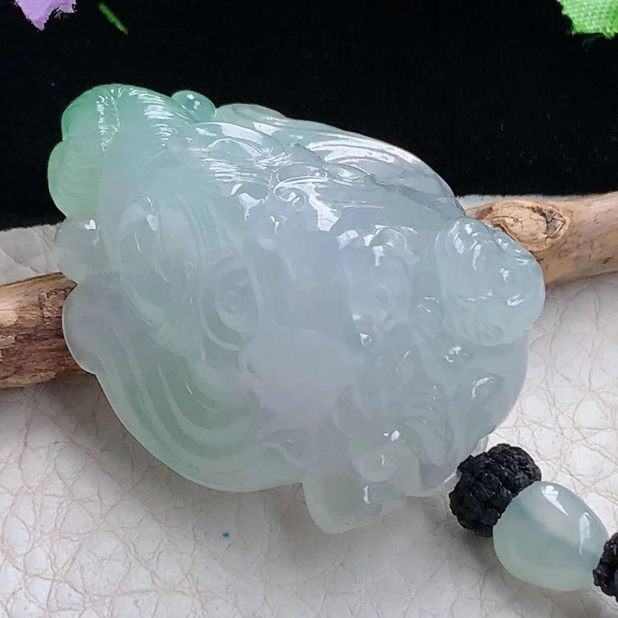 yl实拍45*34*22.3缅甸天然翡翠精雕果冻胶飘绿龙头玉吊坠 龙首玉挂件