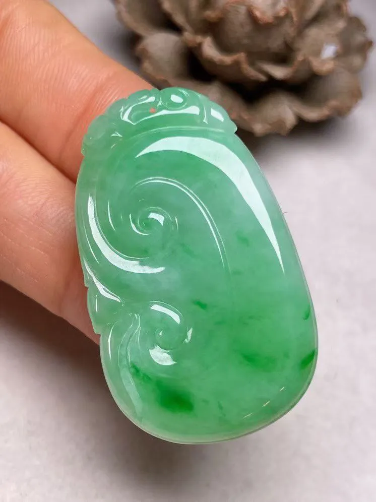 冰糯种飘绿【如意】吊坠，种水好，玉质细腻 ，卖相好.