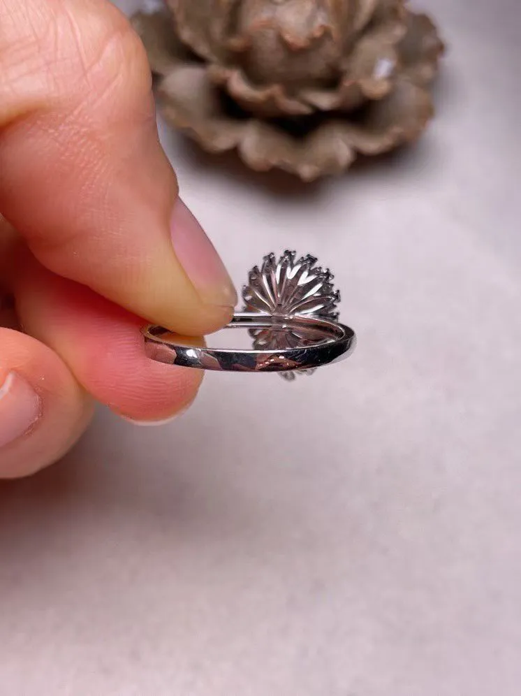 冰种阳绿葫芦戒指、真金真钻镶嵌，种水好，玉质细腻 .裸石尺寸 9.0*6.3