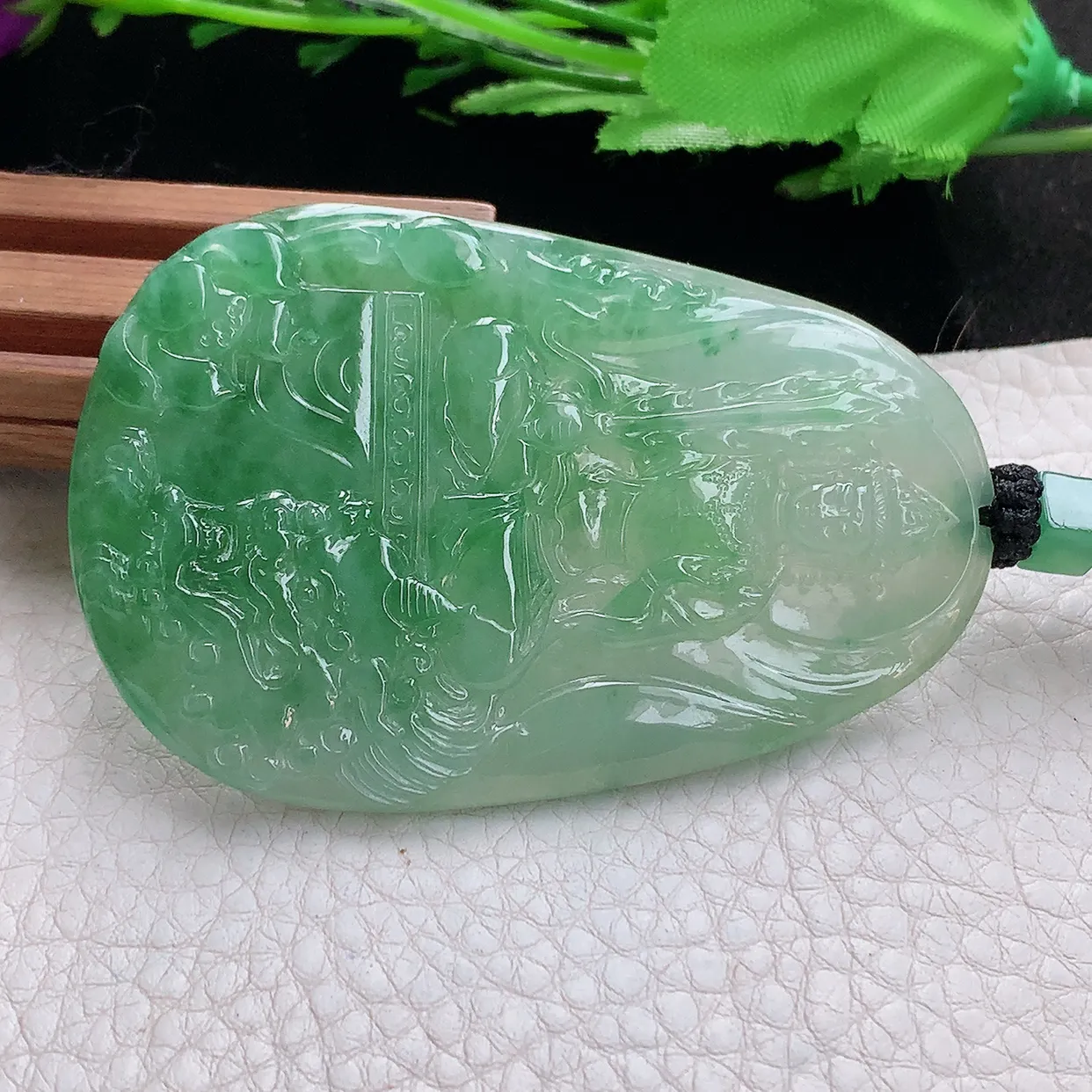 yl实拍72*46.5*5.3缅甸天然翡翠精雕冰飘绿文殊菩萨玉吊坠 生肖守护神玉挂件