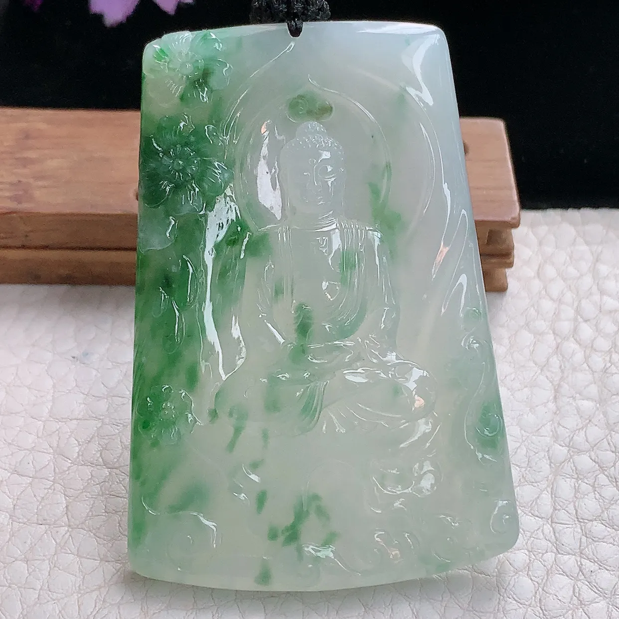 yl实拍63.2*43.2*6缅甸天然翡翠精雕冰飘绿大日如来 花开见佛玉吊坠