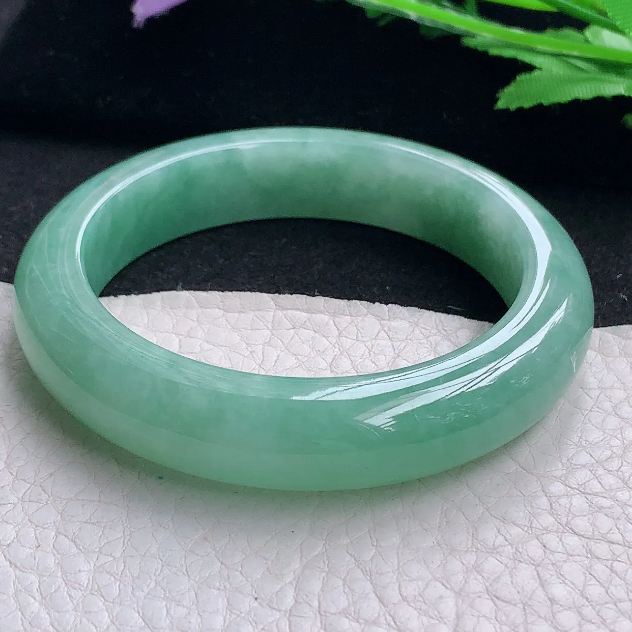 nr自然光53.5*12.5*9平安镯 缅甸翡翠A货玉手镯满绿宽边玉手环