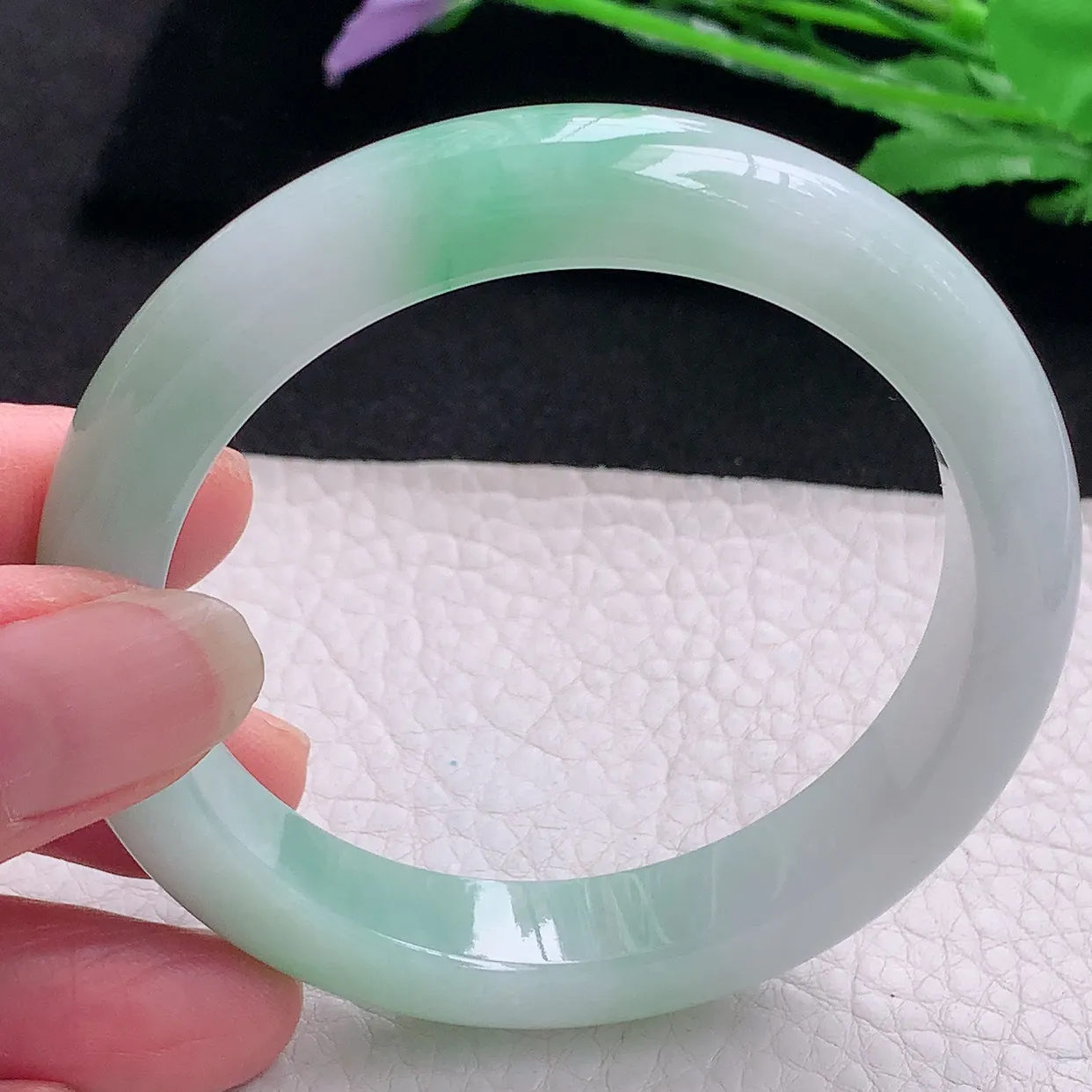 yh自然光55*11.2*8.3平安镯 缅甸翡翠A货玉手镯水润飘绿花宽边玉手环