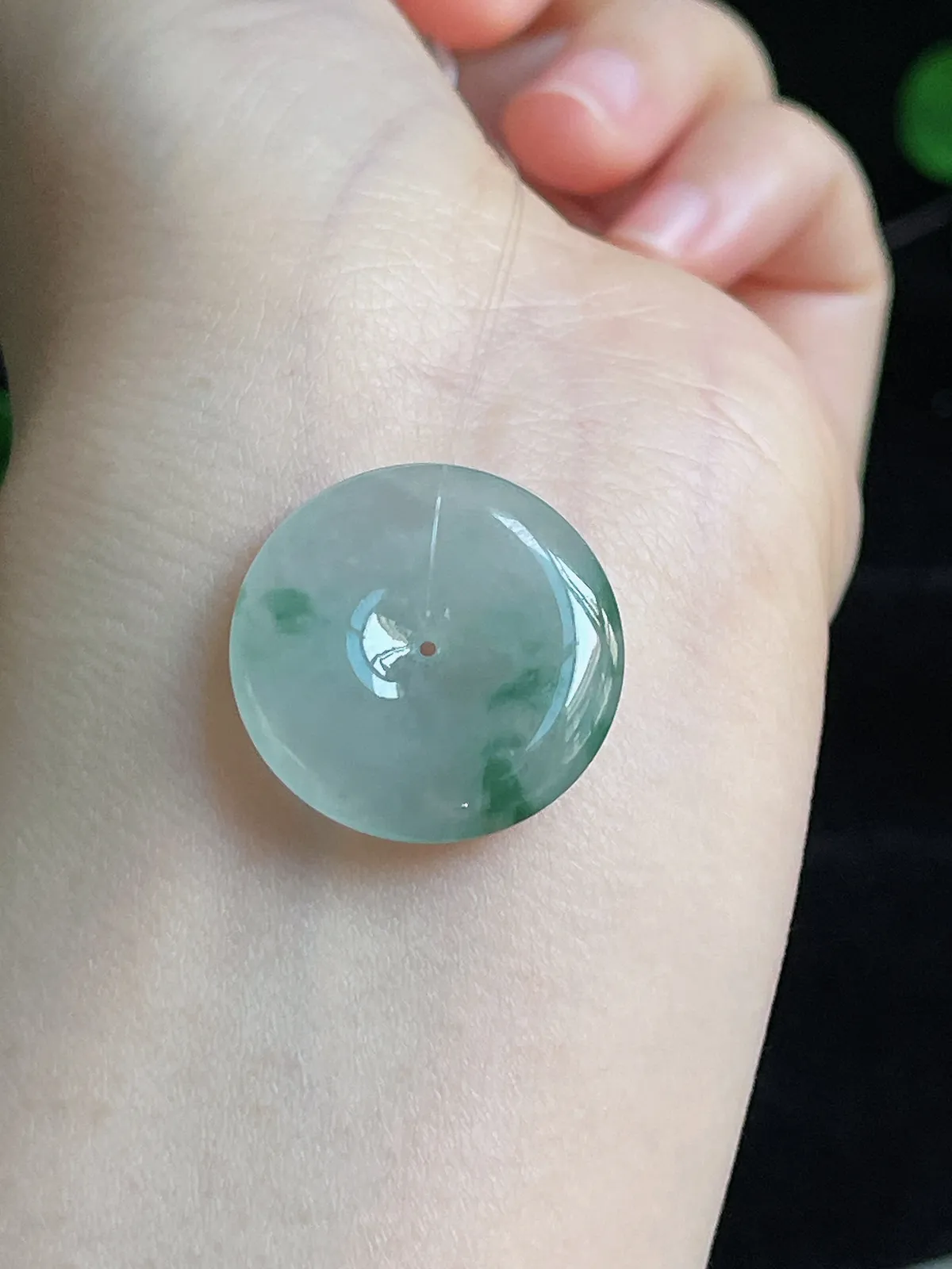 翡翠冰糯种淡绿色平安扣