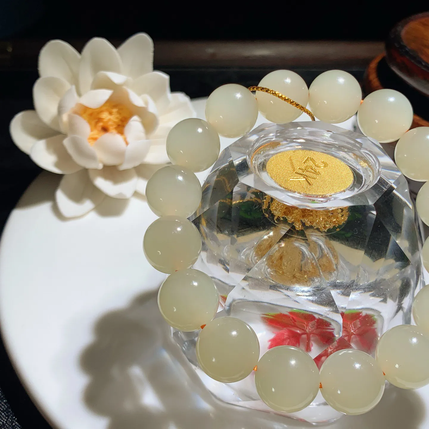 和田玉高冰蜂蜜水手串。单颗尺寸12！玉质细腻油润 底色纯净 脂粉好，品质好！lt251223