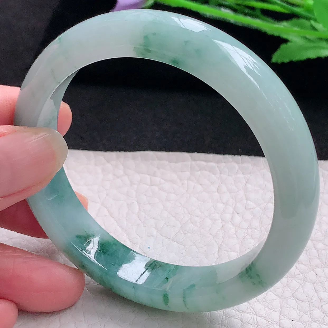 yh自然光56.5*12.6*8平安镯 缅甸翡翠A货玉手镯水润飘花宽边玉手环