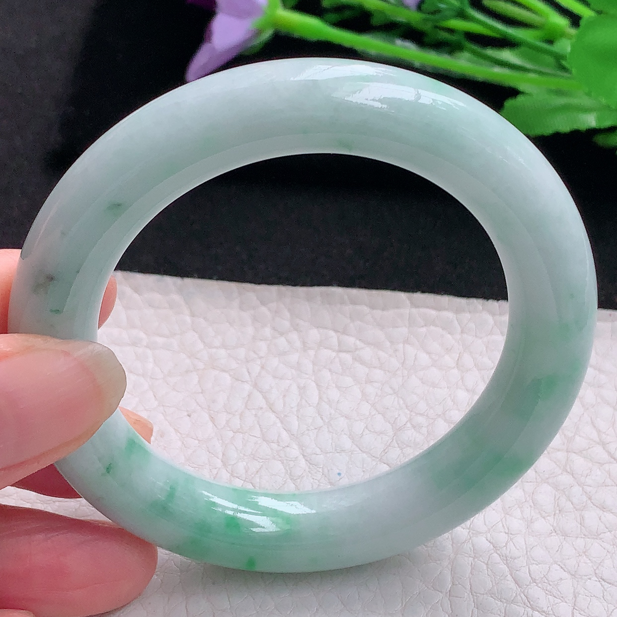 ee小圈口52.5*11.3*11胖圆镯 翡翠A货玉手镯水润飘绿圆条玉手环