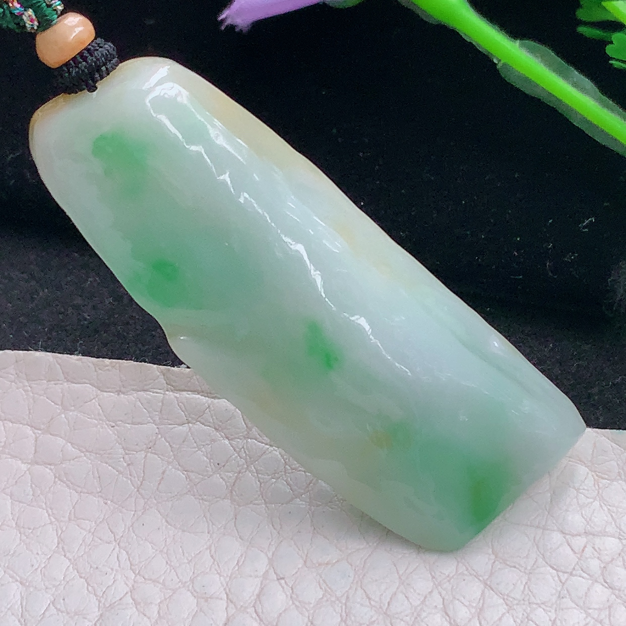 Mz实拍58*21.3*8.8缅甸翡翠随形飘绿吊坠