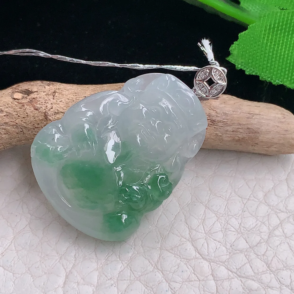 Xqa实拍31*24*5.3天然缅甸翡翠飘花财神爷吊坠 招财进宝玉坠镶18k金扣